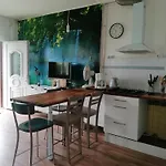 La Petite Maison De *