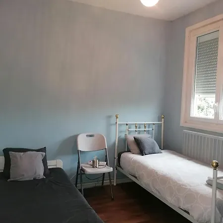 La Petite Maison De *