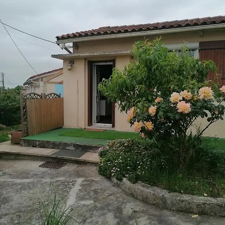 Dom wakacyjny La Petite Maison De *